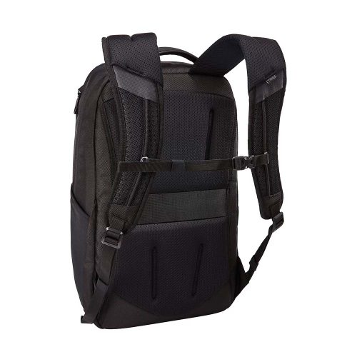 Mesh Wrapped Shoulder Straps and Adjustable Sternum Straps | Thule Accent